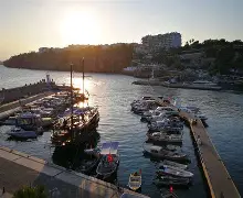 九游游戏中心-巴塞罗那和瓦伦西亚